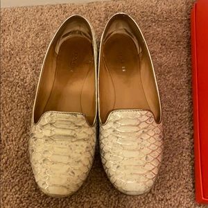Coach catrin foil tipped snake flat size 5